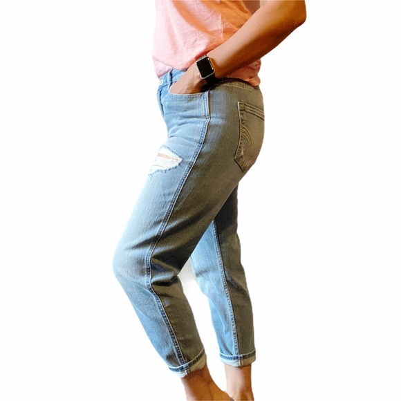 Hollister High Rise Girlfriend Jeans - Picture 5 of 12